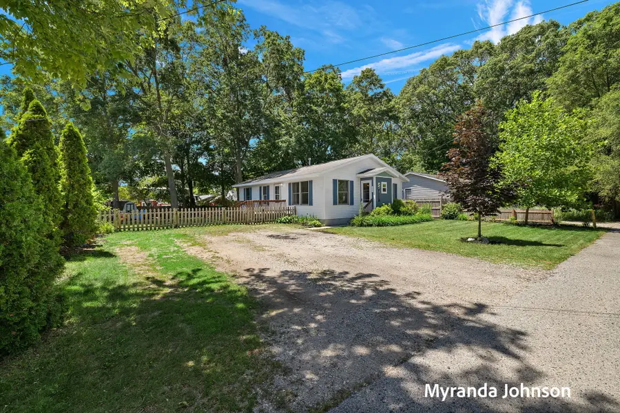 357 S Lake Avenue, Spring Lake, MI 49456 - #2