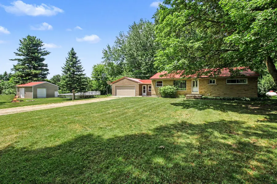6025 Zimmer Road, Haslett, MI 48840 - #2