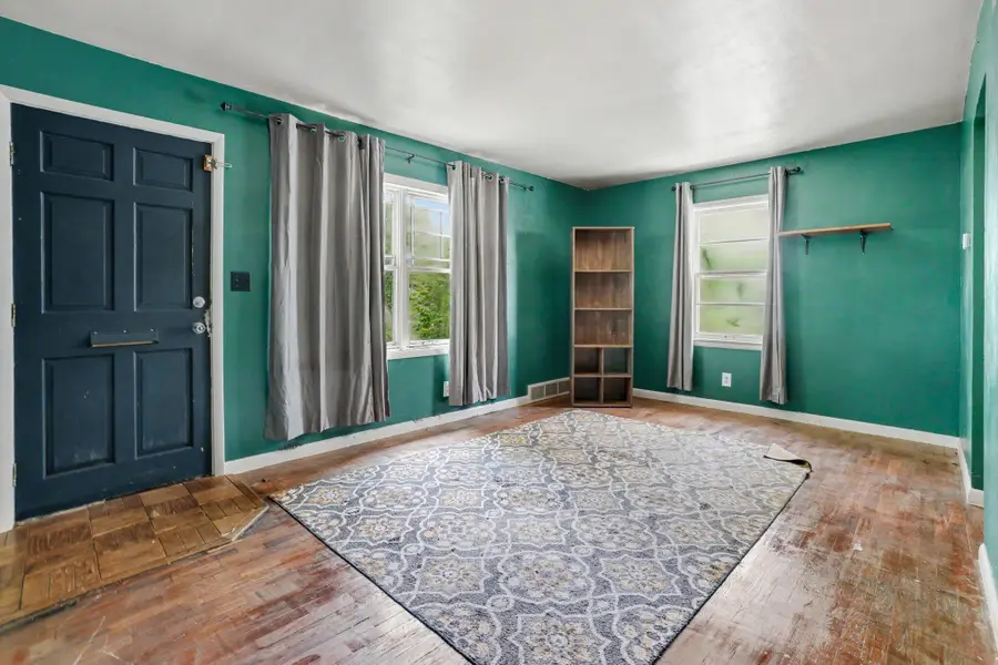121 N Ridgeway Drive, Battle Creek, MI 49015 - #2