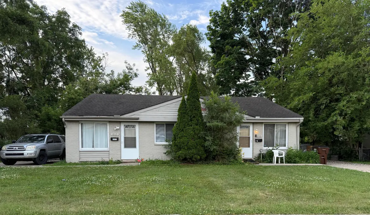 810 Young Street, Ypsilanti, MI 48198 - #1