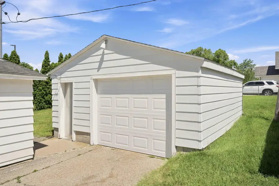 110 E Summit Street, Greenville, MI 48838 - #3