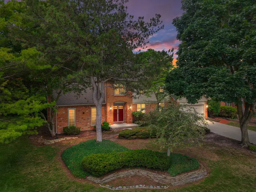 37731 W Meadowhill Drive, Northville, MI 48167 - #2