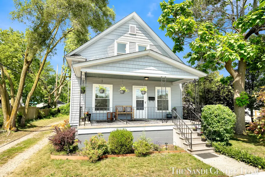 9 S Ferry Street, Grand Haven, MI 49417 - #3