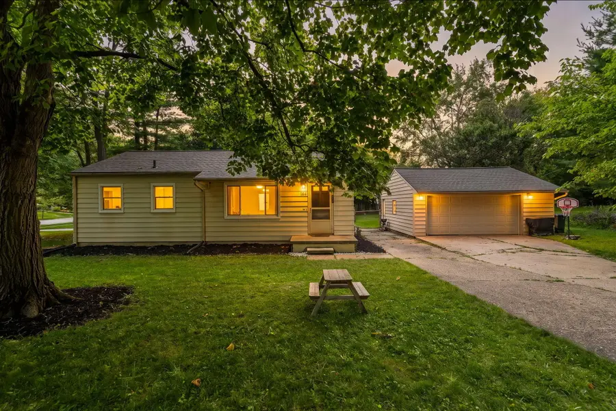 284 Highlake Avenue, Ann Arbor, MI 48103 - #2