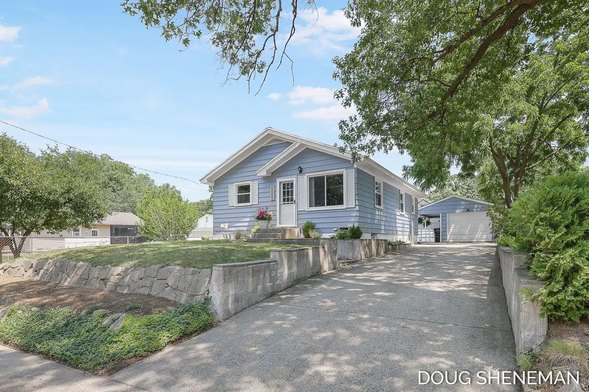 3924 Heron Avenue Sw, Wyoming, MI 49509 - #1