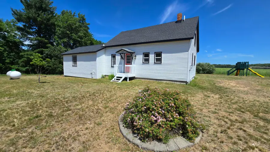 9322 N 80th Avenue, Pentwater, MI 49449 - #3