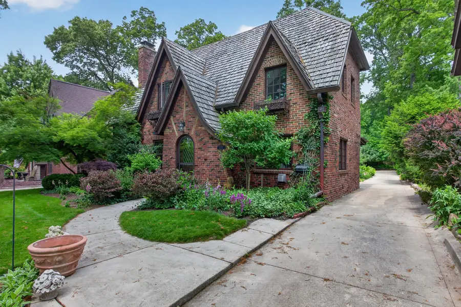2052 Wildwood Lane, Jackson, MI 49203 - #2