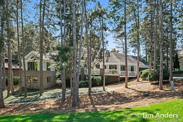 3433 Meadowood Trail Drive Se, Grand Rapids, MI 49546