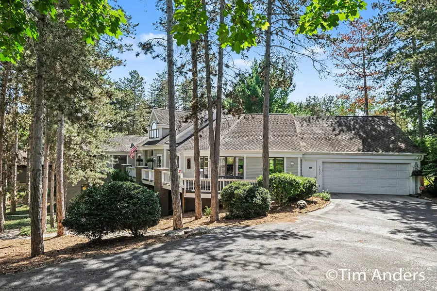 3433 Meadowood Trail Drive Se, Grand Rapids, MI 49546 - #3