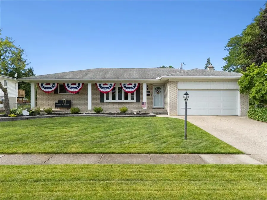 34650 Wood Street, Livonia, MI 48154 - #2