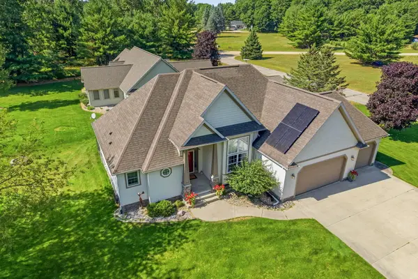 7737 Carriage Lane, Stanwood, MI 49346