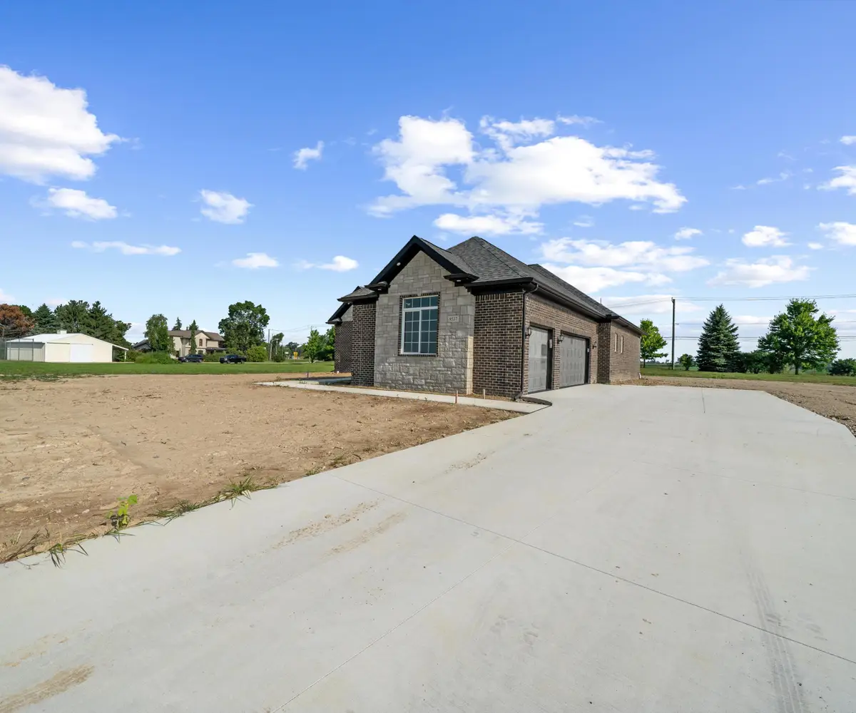 8561 Cobblestone Drive, Newport, MI 48166 - #1