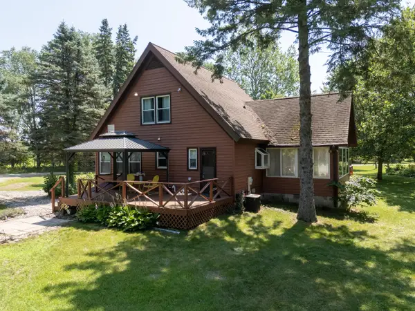 1090 5th Street, Plainwell, MI 49080