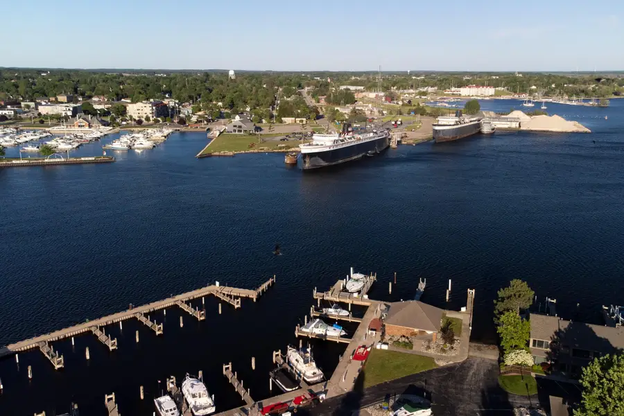98 Harbor Drive #12, Ludington, MI 49431 - #2