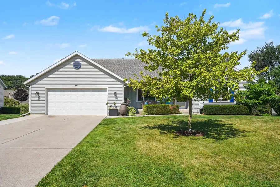 641 Ridgefield Drive, Coopersville, MI 49404 - #3