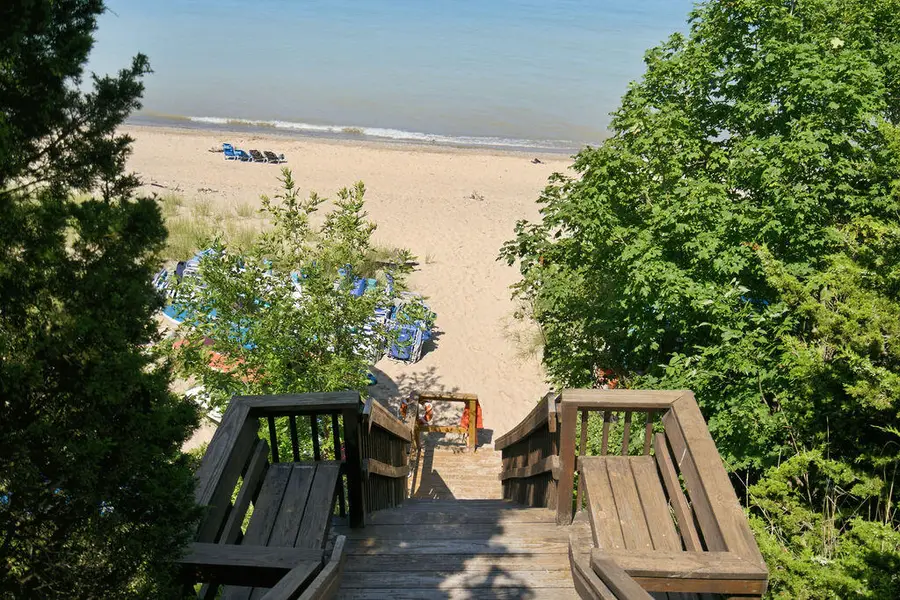 480 Mcmullan Way, South Haven, MI 49090 - #3