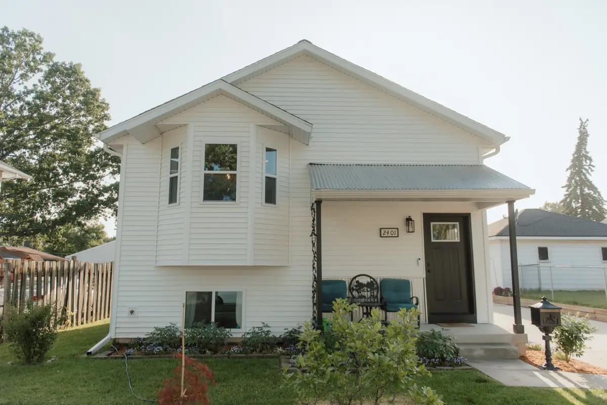 2401 Lamar Avenue Sw, Wyoming, MI 49519 - #1