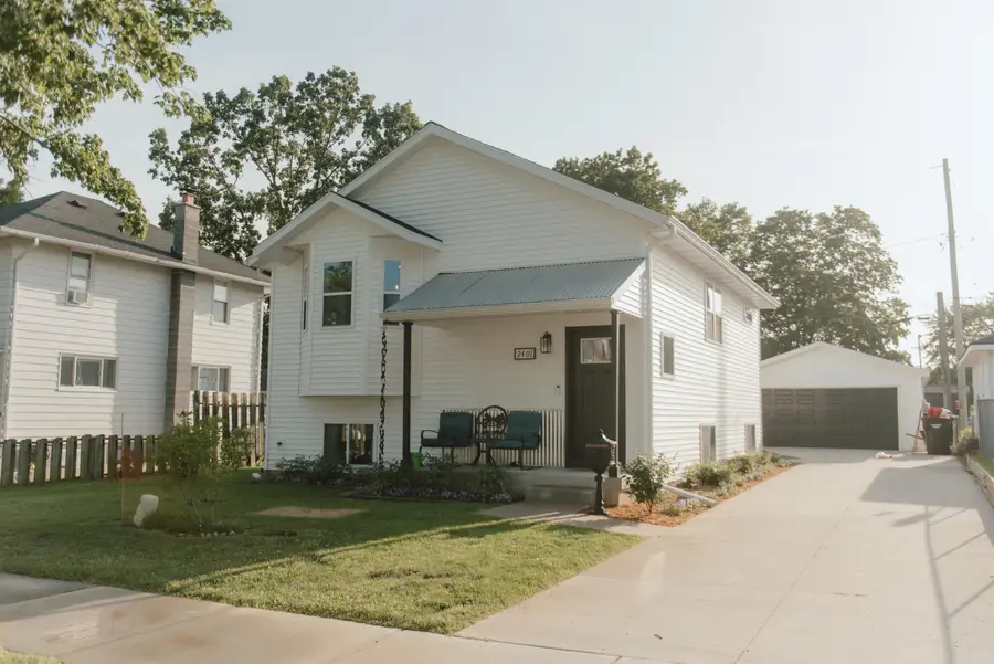 2401 Lamar Avenue Sw, Wyoming, MI 49519 - #3