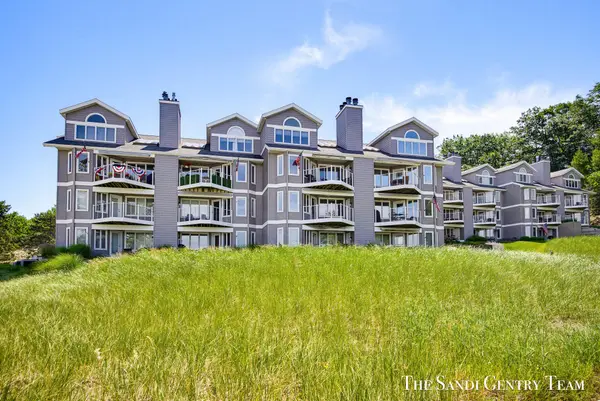 820 S Harbor Drive #5, Grand Haven, MI 49417