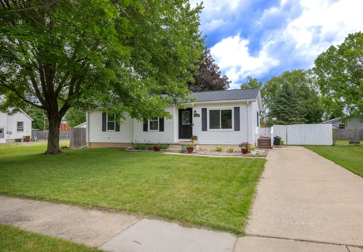 1205 Sunset Drive, Tecumseh, MI 49286 - #1