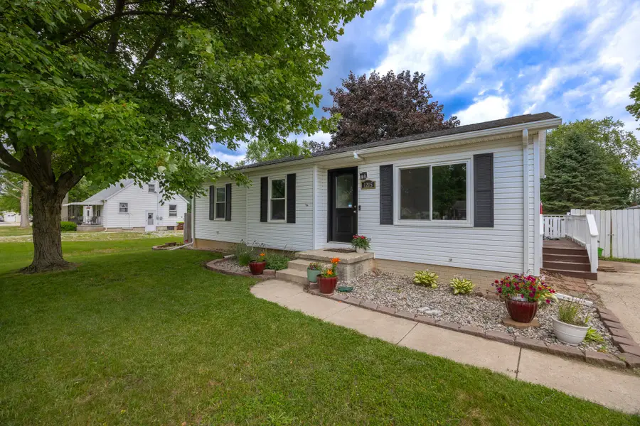 1205 Sunset Drive, Tecumseh, MI 49286 - #2