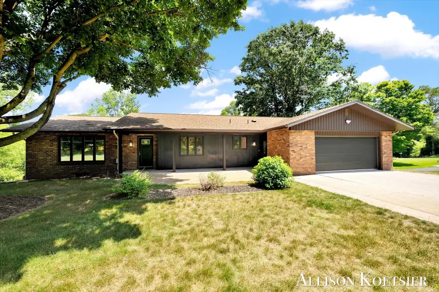 3890 Walker Avenue Nw, Grand Rapids, MI 49544 - #2