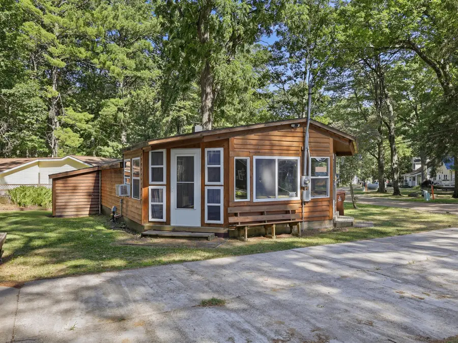 312 Woodland, Six Lakes, MI 48886 - #3