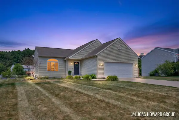 11317 Taunton Drive Se, Lowell, MI 49331