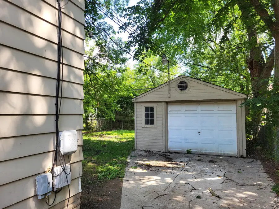 20237 Kingsville Street, Harper Woods, MI 48225 - #2