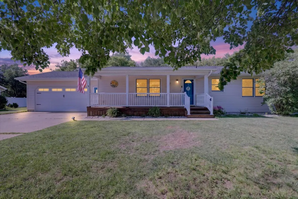 117 Charlotte Street, Edmore, MI 48829 - #1