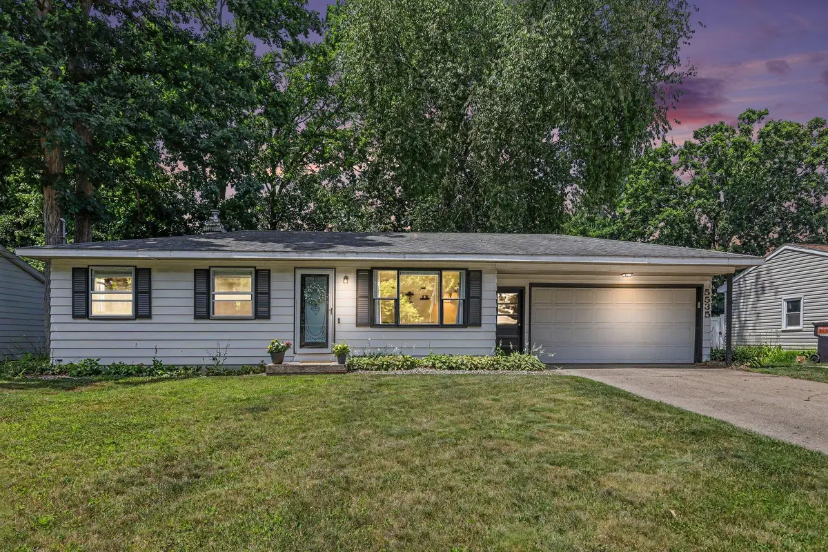 5535 Pinebrook Avenue Se, Kentwood, MI 49548 - #1