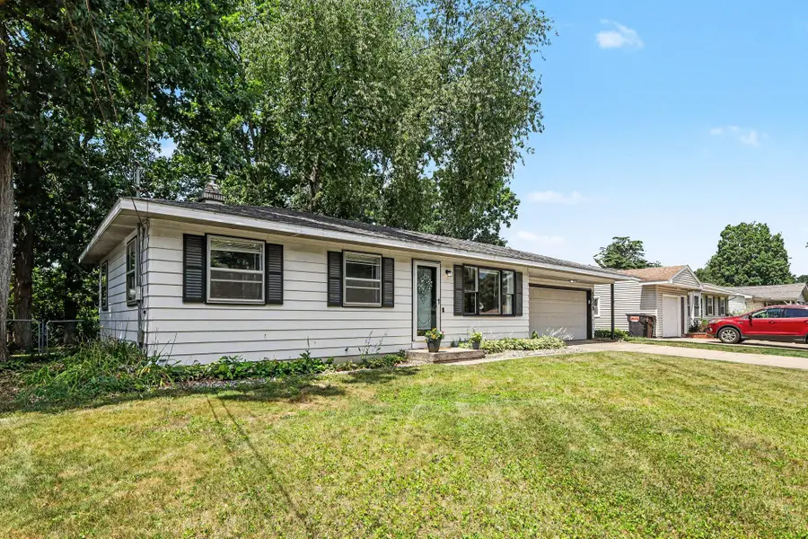 5535 Pinebrook Avenue Se, Kentwood, MI 49548 - #2