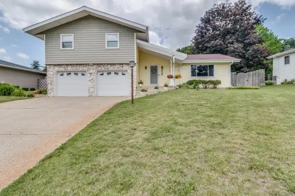 138 Grand Castle Terrace, Battle Creek, MI 49014
