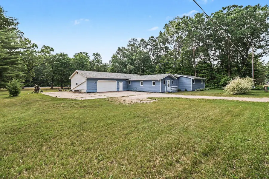 290 N Benson Road, Fountain, MI 49410 - #2