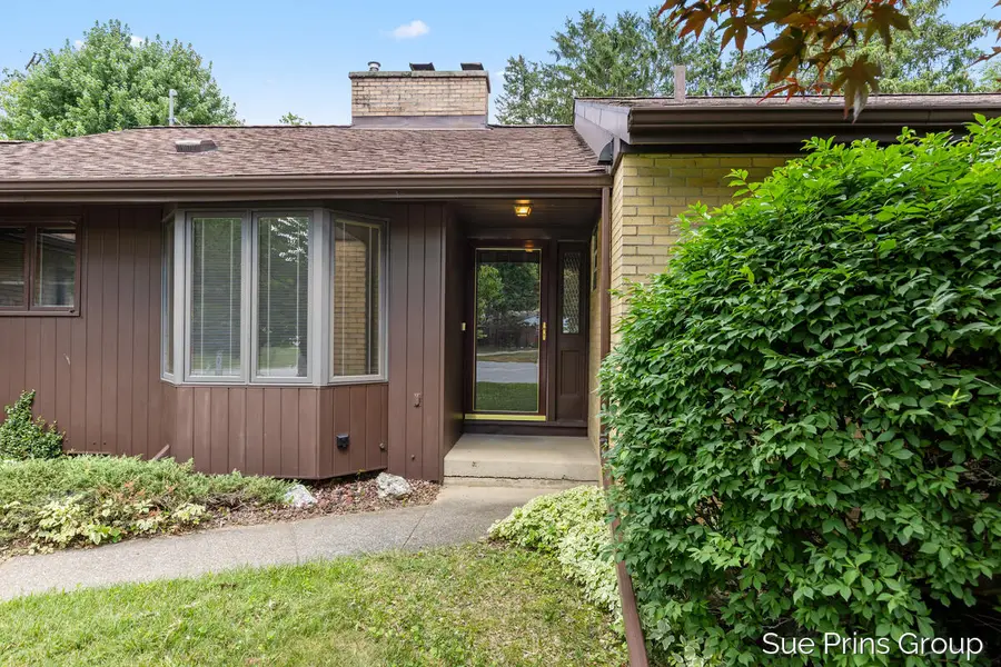 1809 7th Street Nw, Grand Rapids, MI 49504 - #2