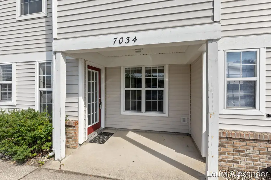 7034 S Cannon Place Drive Ne #29, Rockford, MI 49341 - #2