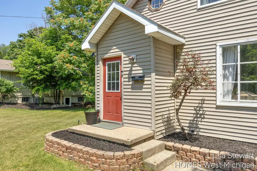1131 Crescent Street Ne, Grand Rapids, MI 49503 - #2
