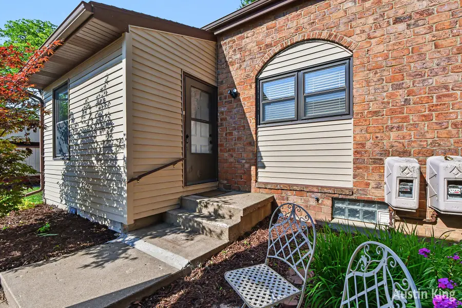 2643 Chatham Woods Se, Grand Rapids, MI 49546 - #2