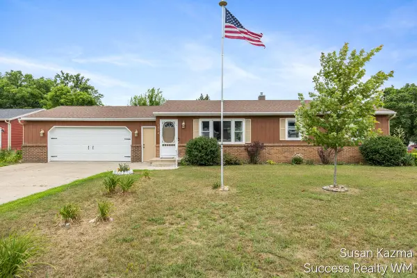 1313 SE Brookridge Se, Grand Rapids, MI 49508