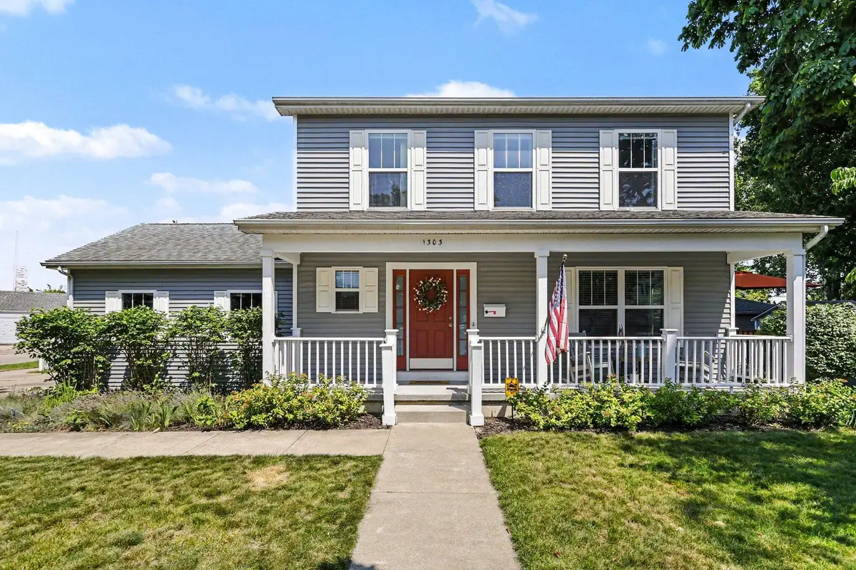 1303 Forres Avenue, Saint Joseph, MI 49085 - #1