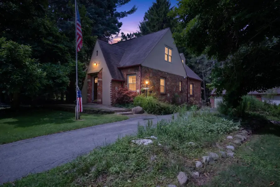 1320 Warren Avenue, Jackson, MI 49203 - #2