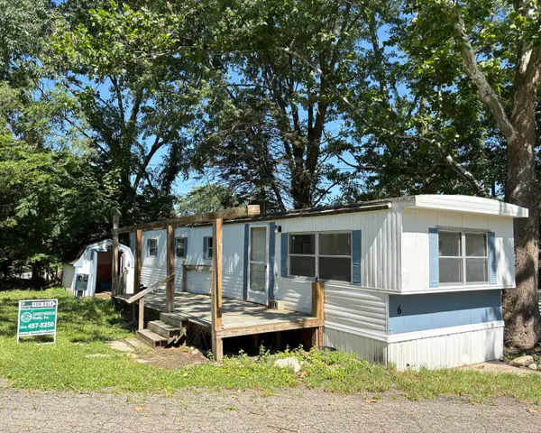 875 E Michigan Avenue #6, Marshall, MI 49068