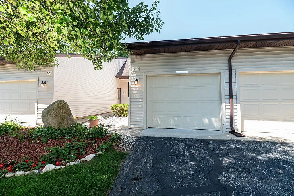 3487 Stonevalley Lane Sw, Wyoming, MI 49519 - #1