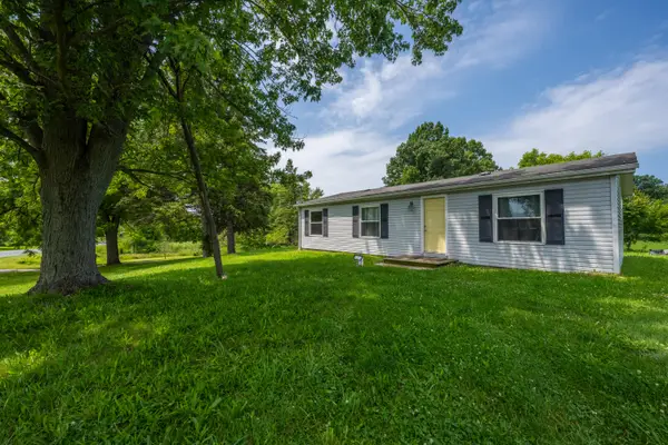 8454 Eau Claire Road, Berrien Center, MI 49102