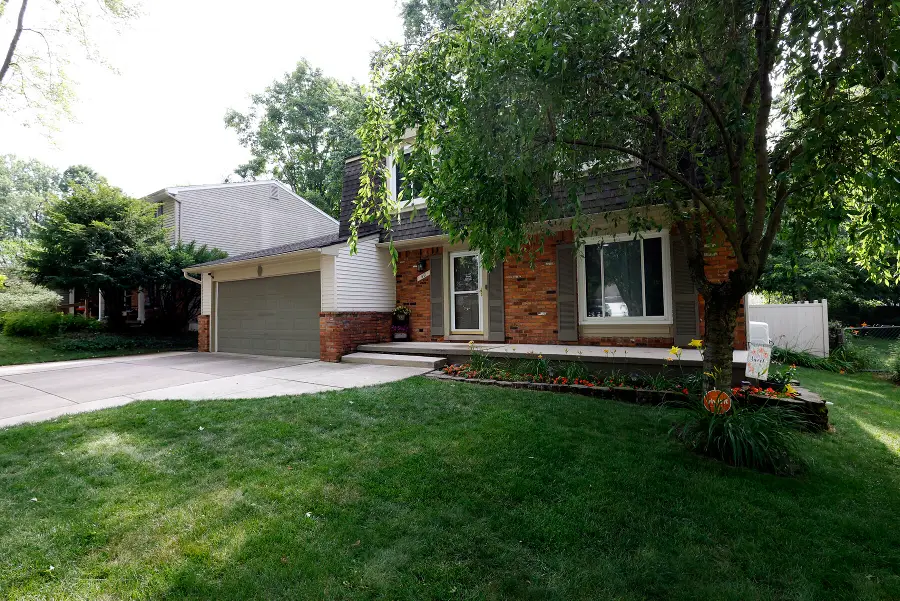 40 Colony Court, Ypsilanti, MI 48197 - #2