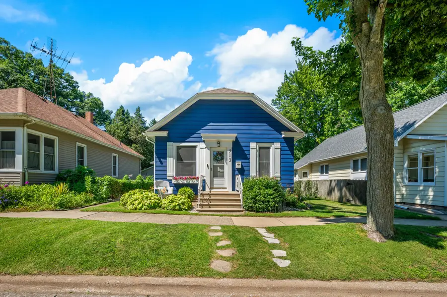 913 Wolcott Avenue, Saint Joseph, MI 49085 - #2