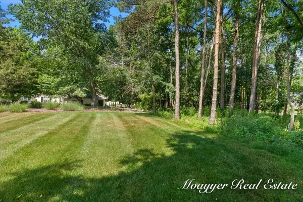 2549 Ashwood Court Se, Ada, MI 49301