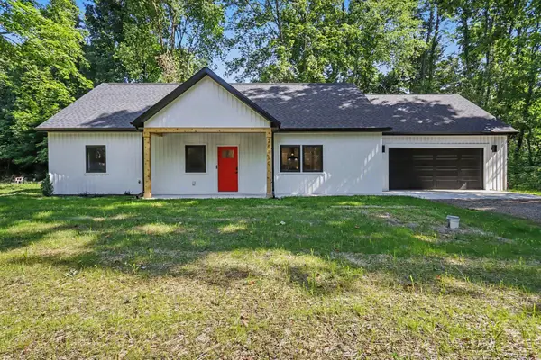 20160 Parkway Avenue, Three Rivers, MI 49093