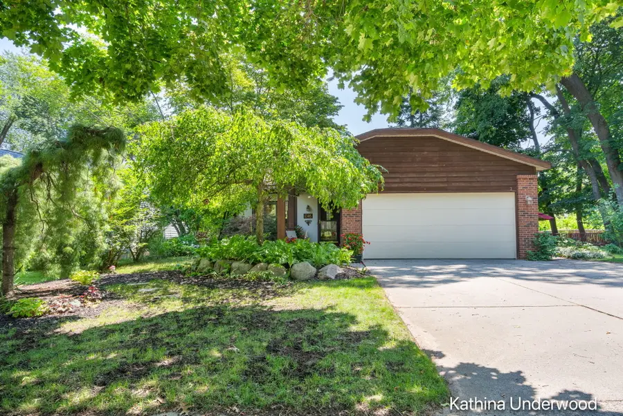 1346 Rosewood Avenue Se, Grand Rapids, MI 49506 - #2