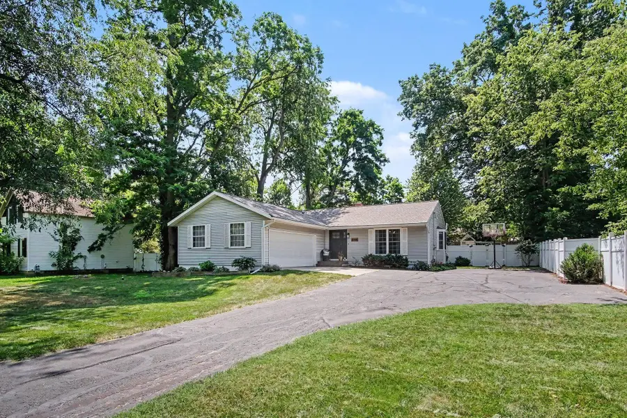 6146 Burton Street Se, Grand Rapids, MI 49546 - #2